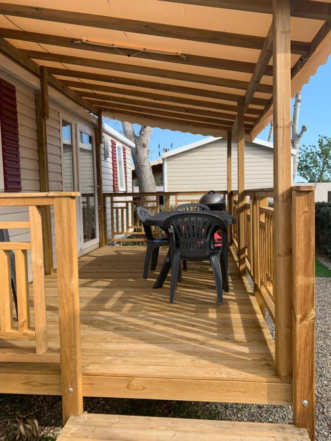 Mobilhome Vias Plage Dans Camping Экстерьер фото